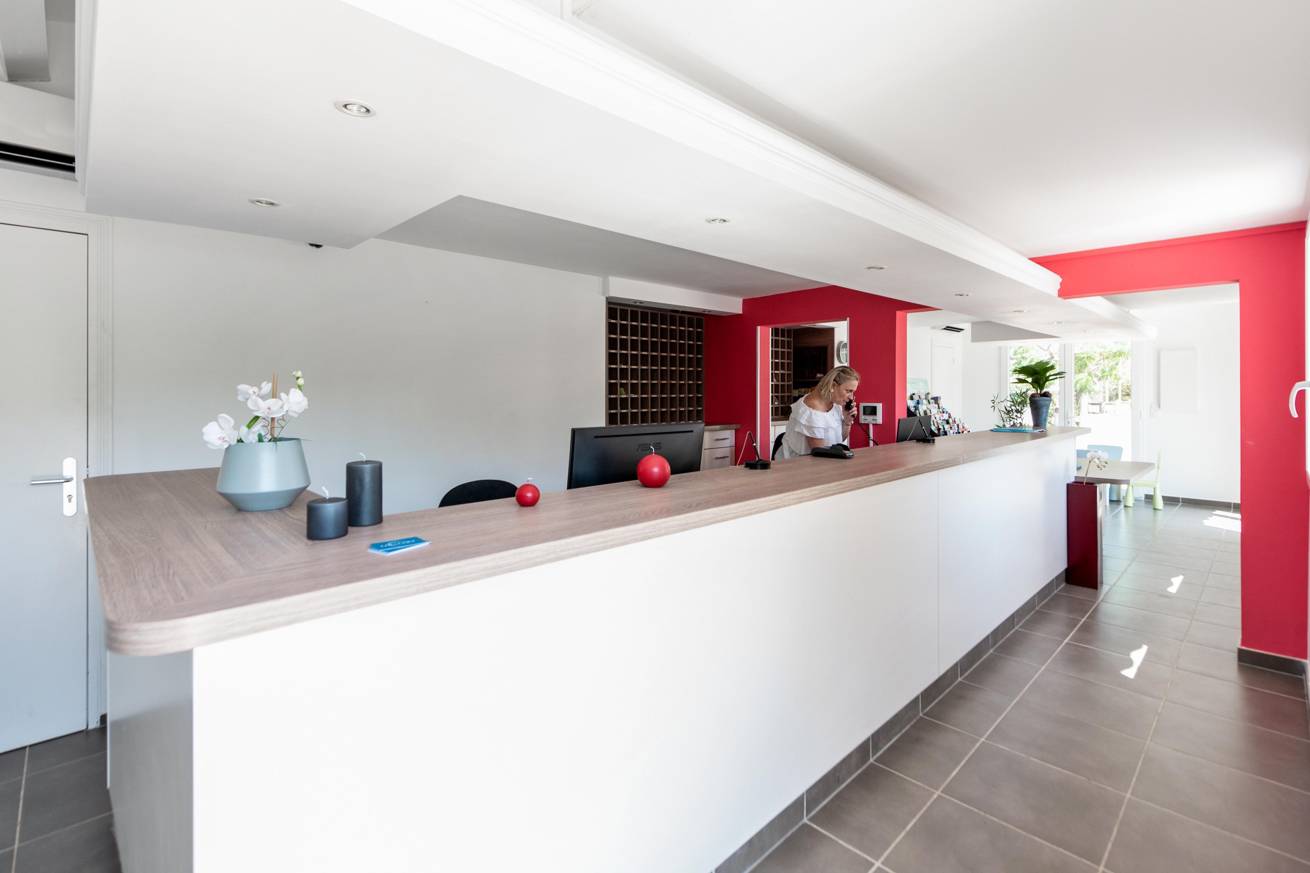 Comfort Aparthotel Mandelieu La Napoule Village Экстерьер фото