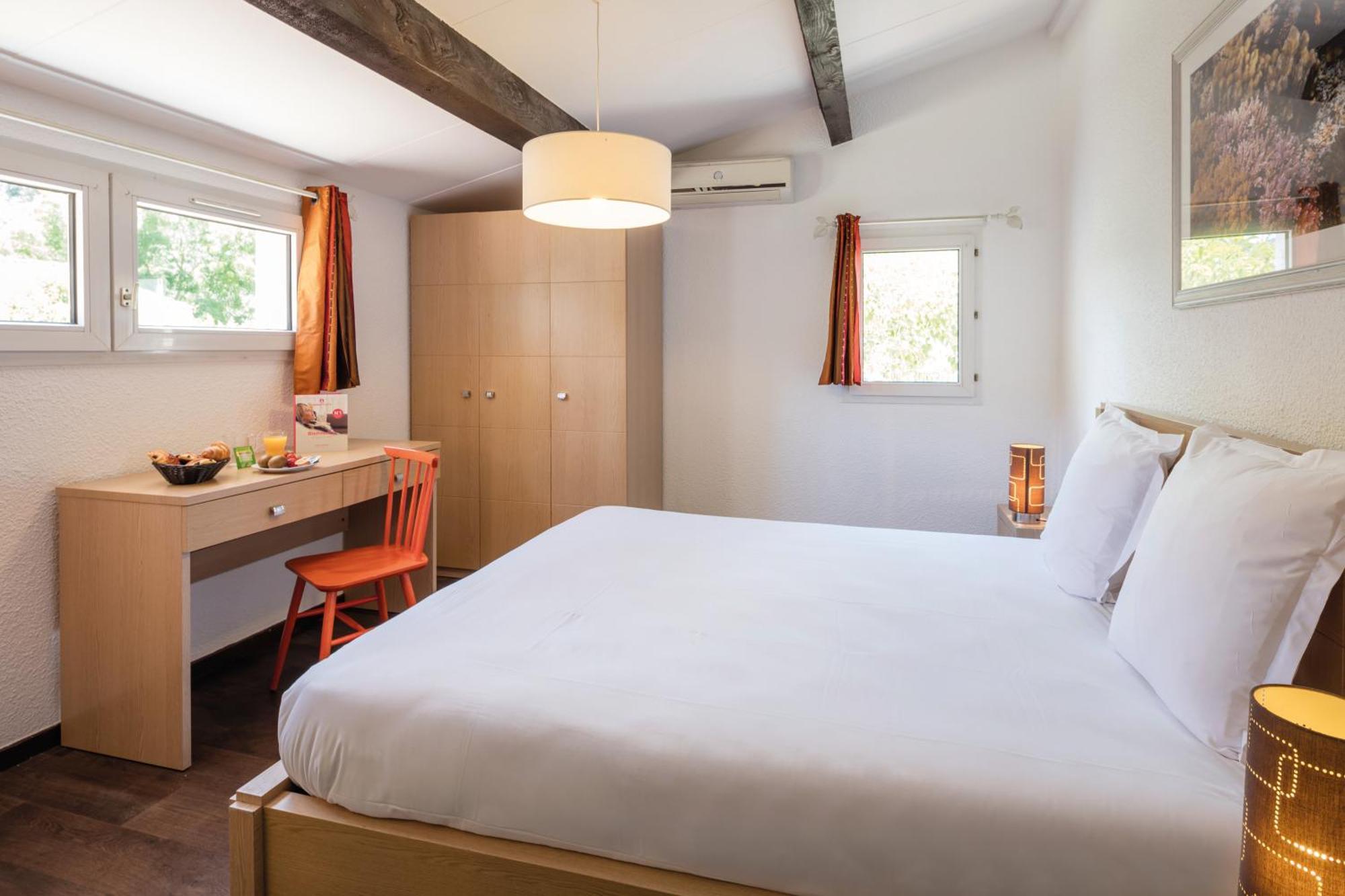 Comfort Aparthotel Mandelieu La Napoule Village Экстерьер фото