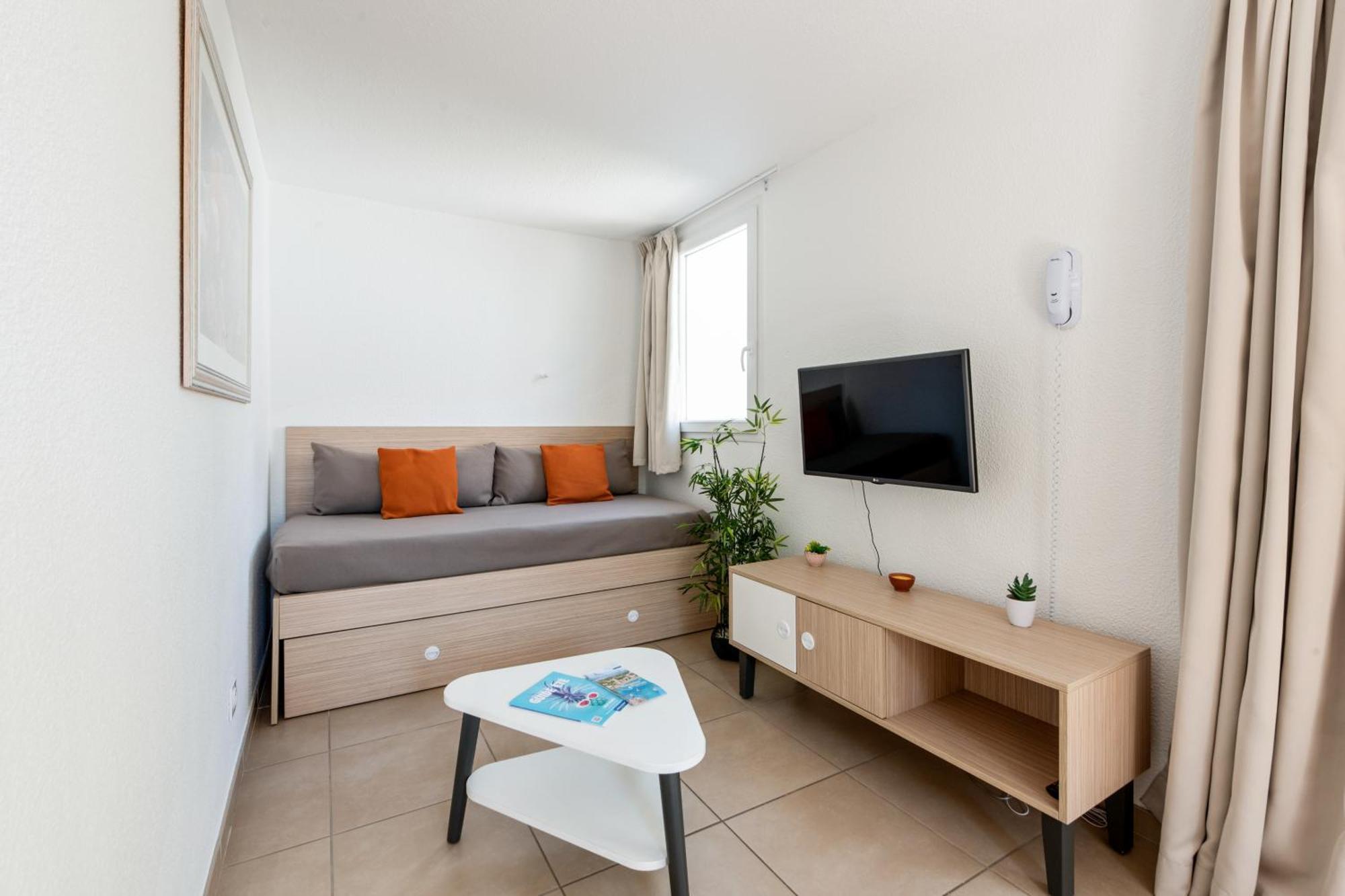 Comfort Aparthotel Mandelieu La Napoule Village Экстерьер фото