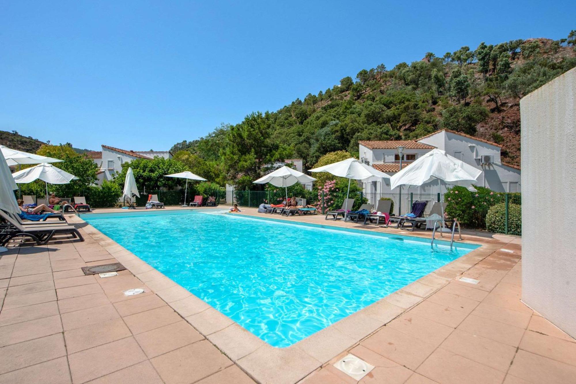 Comfort Aparthotel Mandelieu La Napoule Village Экстерьер фото