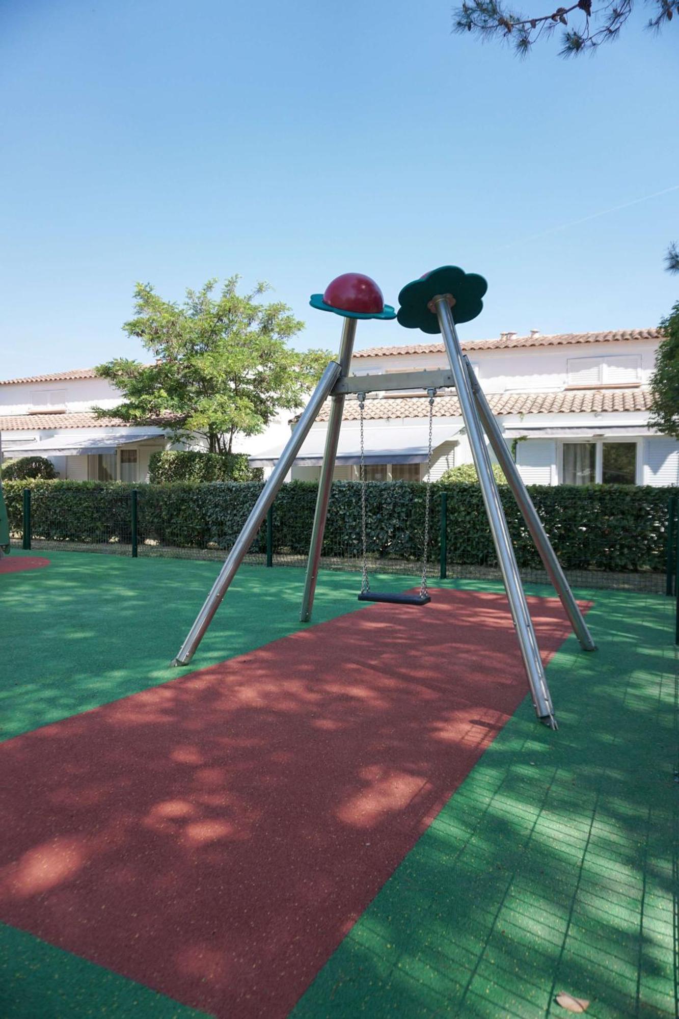 Comfort Aparthotel Mandelieu La Napoule Village Экстерьер фото