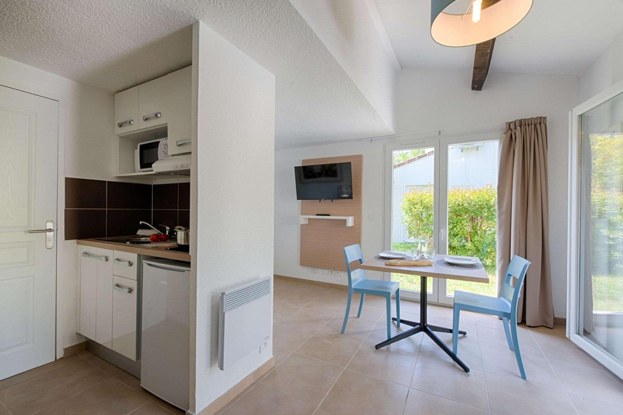 Comfort Aparthotel Mandelieu La Napoule Village Экстерьер фото