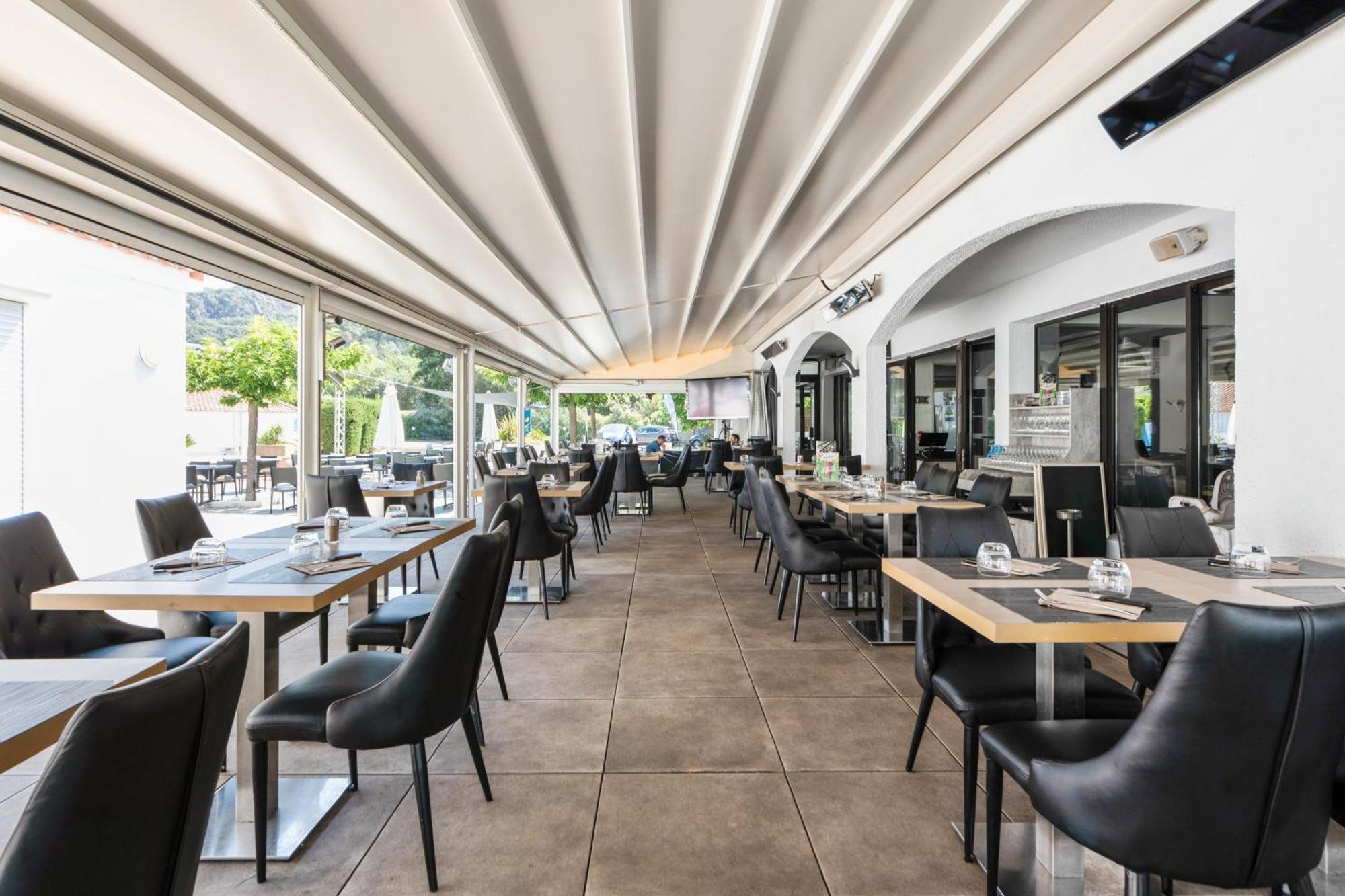 Comfort Aparthotel Mandelieu La Napoule Village Экстерьер фото