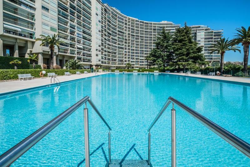 Comfort Aparthotel Mandelieu La Napoule Village Экстерьер фото