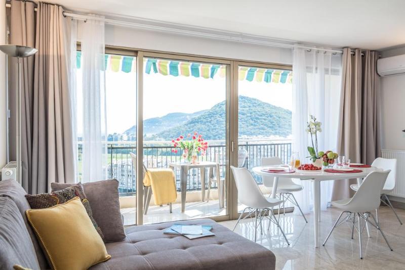 Comfort Aparthotel Mandelieu La Napoule Village Экстерьер фото